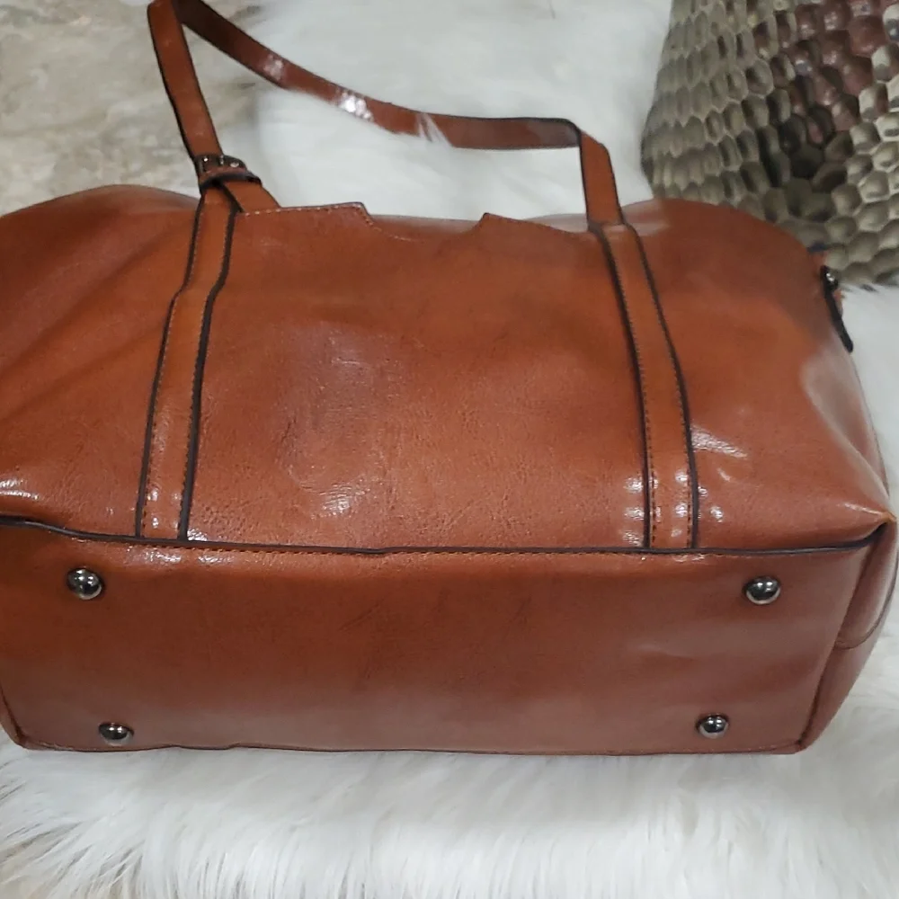 Acelure Leather Tote Bag in Rich Brown - Picture 6 of 16